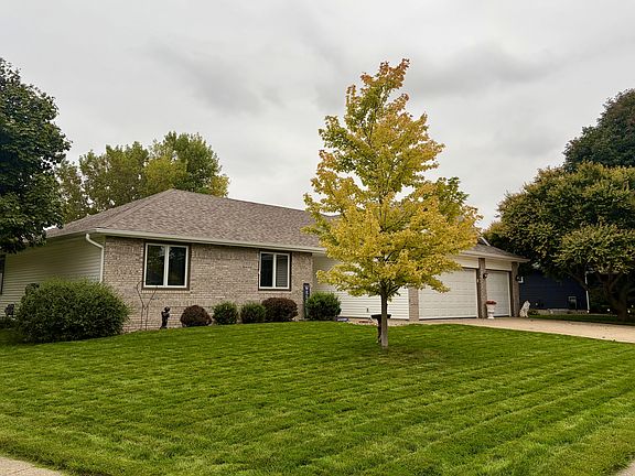 2nd image of 407 Bennington Dr