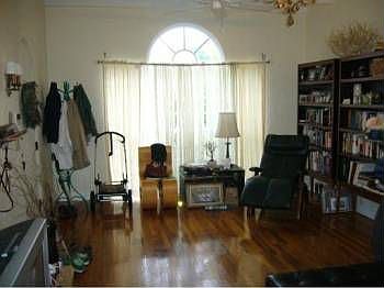 4th image of 144 NE 101st St