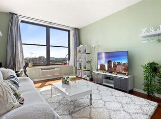 102 Christopher Columbus Dr #PENTHOUSE 02, Jersey City, NJ 07302