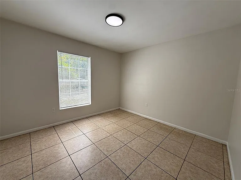 6104 SW 12th Pl — Photo 7
