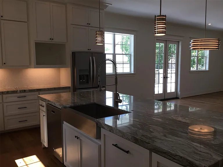 1116 Bartlett St #B — Photo 2