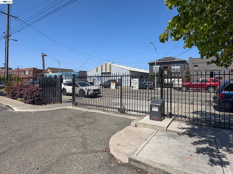 2716 Adeline St — Photo 23