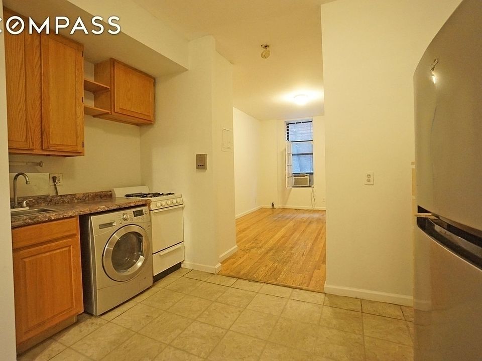 1st image of 230 E 95th St #1R