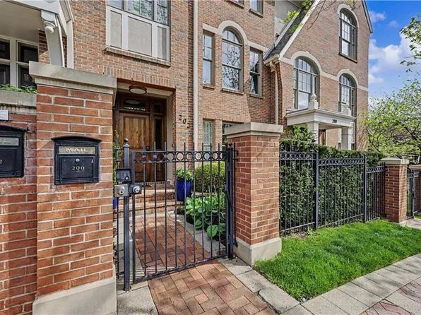 202 W 50th St, Kansas City, MO 64112