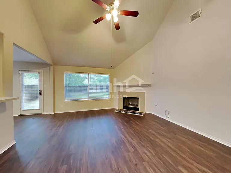 7015 Atasca Creek Dr — Photo 7