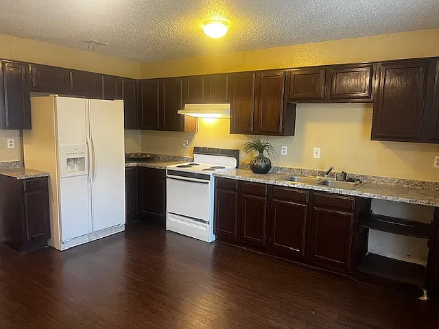 Kitchen and dining room