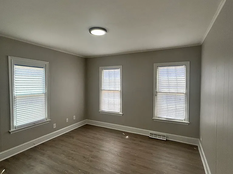 322-324 E Pine St — Photo 1