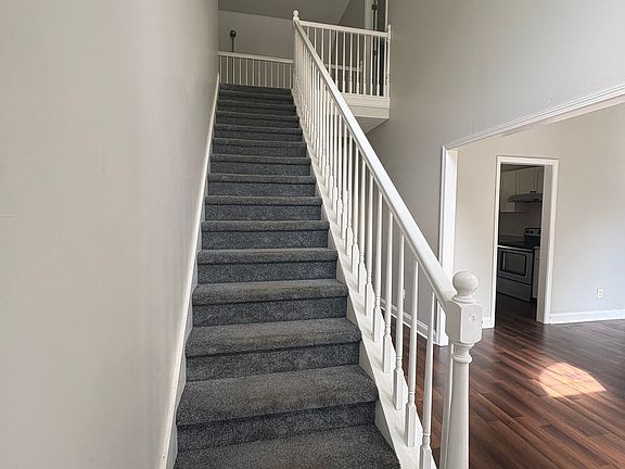 3rd image of 20 Cascade Ct