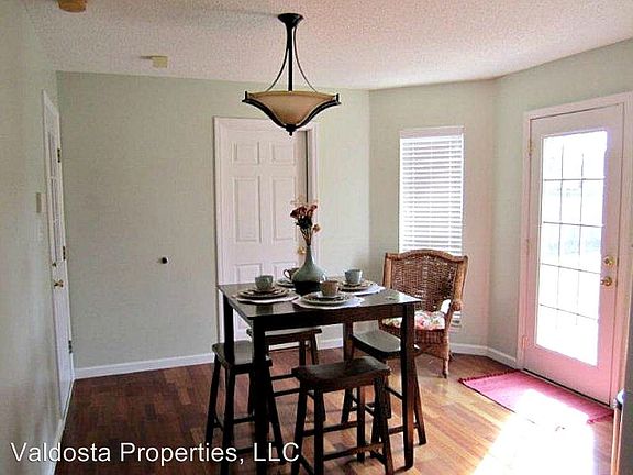 3rd image of 4414 Wood Hollow Cir