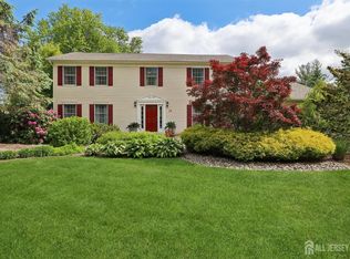 14 Alexander Dr, Monroe Township, NJ 08831