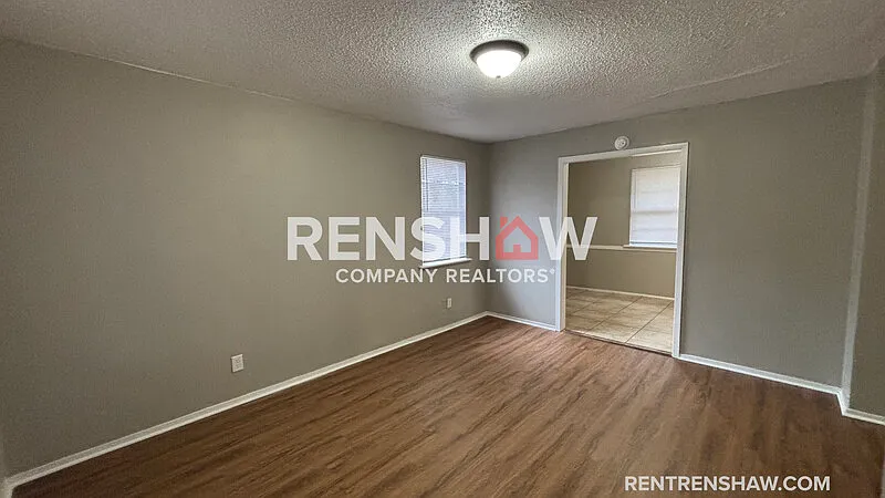 3 bed, 1.0 bath, 960 sqft, $925 — Photo 3