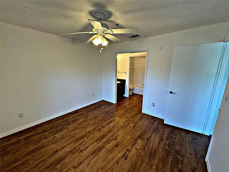 11901 4th St N #4105 — Photo 9
