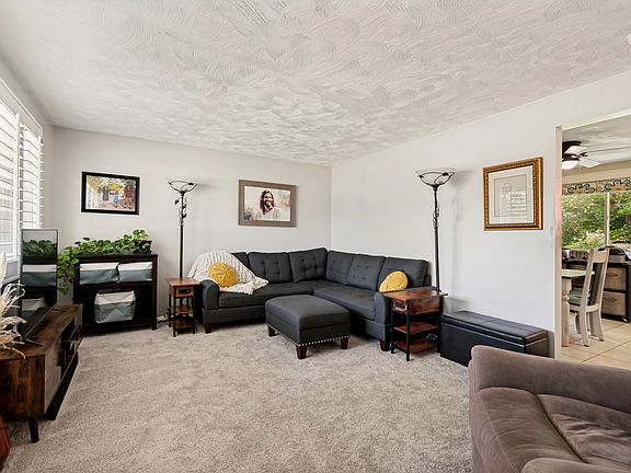 5th image of 2120 Robin Way