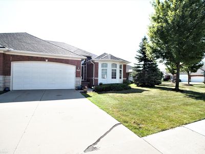 49130 Village Ct, Utica, MI, 48315