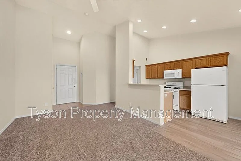 2 bed, 2.0 bath, 997 sqft, $1,495 — Photo 4