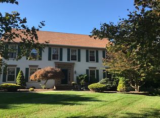 15 Cambridge Dr, Long Valley, NJ 07853