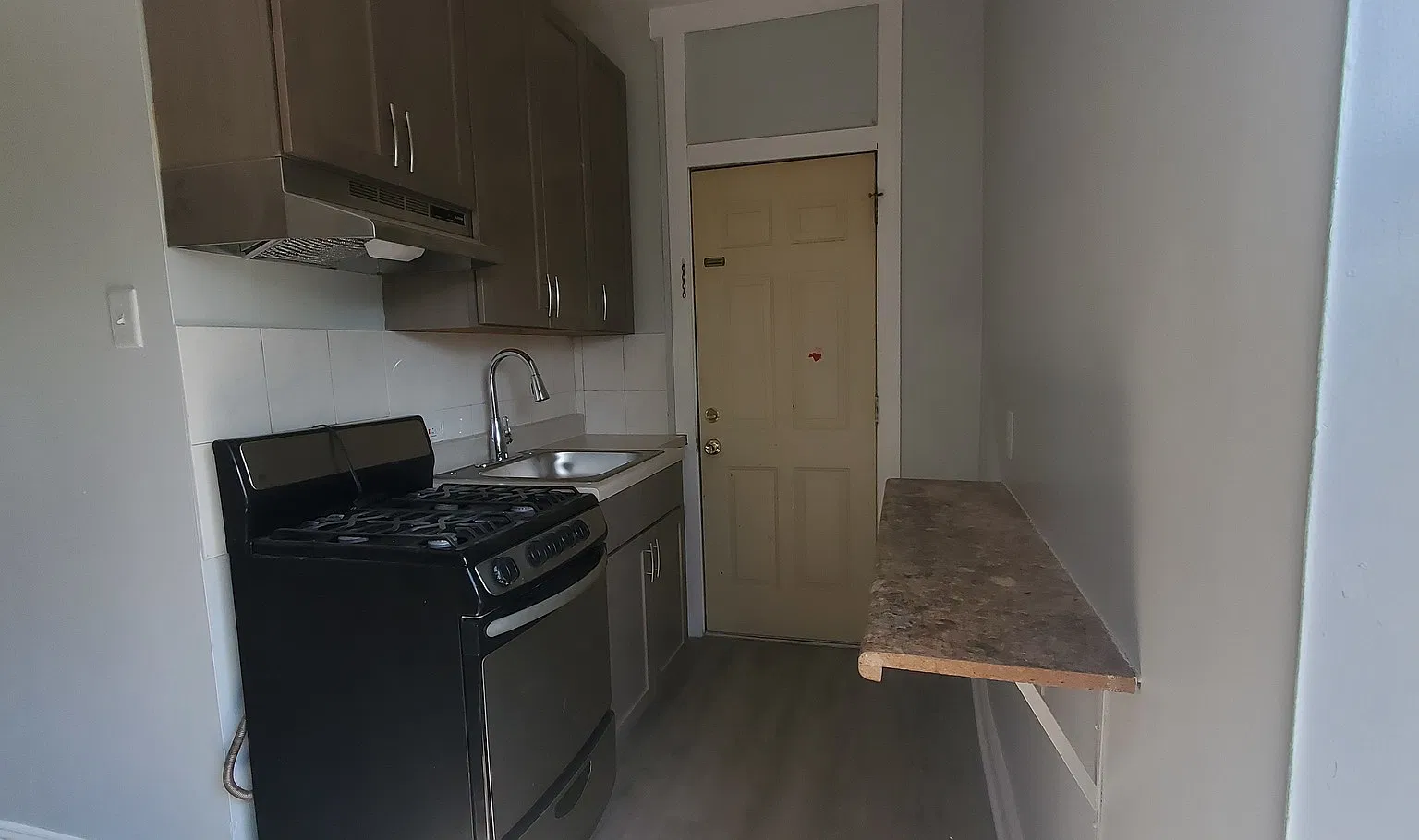 1 bed, 700 sqft, $1,375 — Photo 4