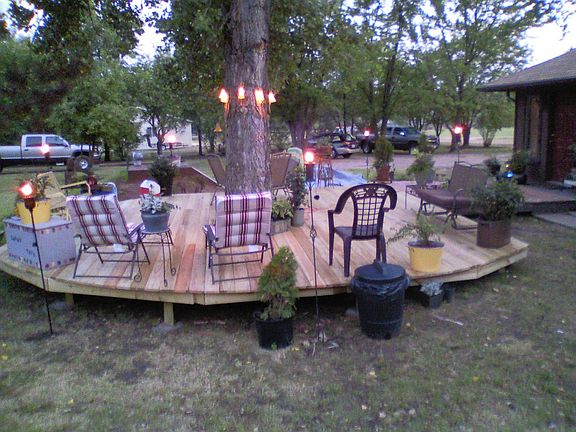 The deck days after completion and still trying to figure out the furniture. 