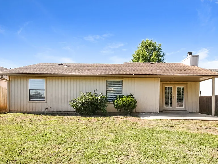9705 Oaktree Ter — Photo 15