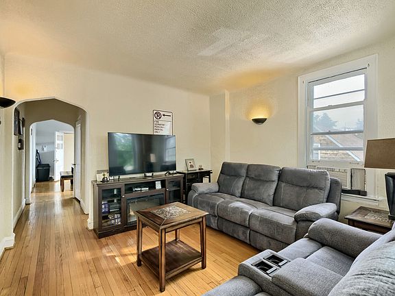 3rd image of 3310 W 114th St