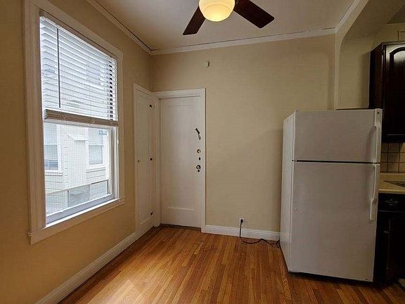 4th image of 3730 Scott St #204