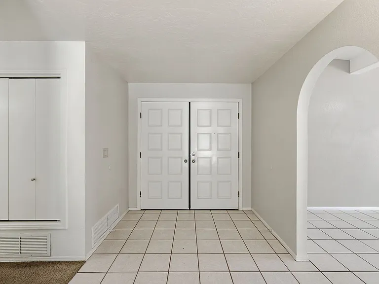 2920 N La Chiquita Ave — Photo 5