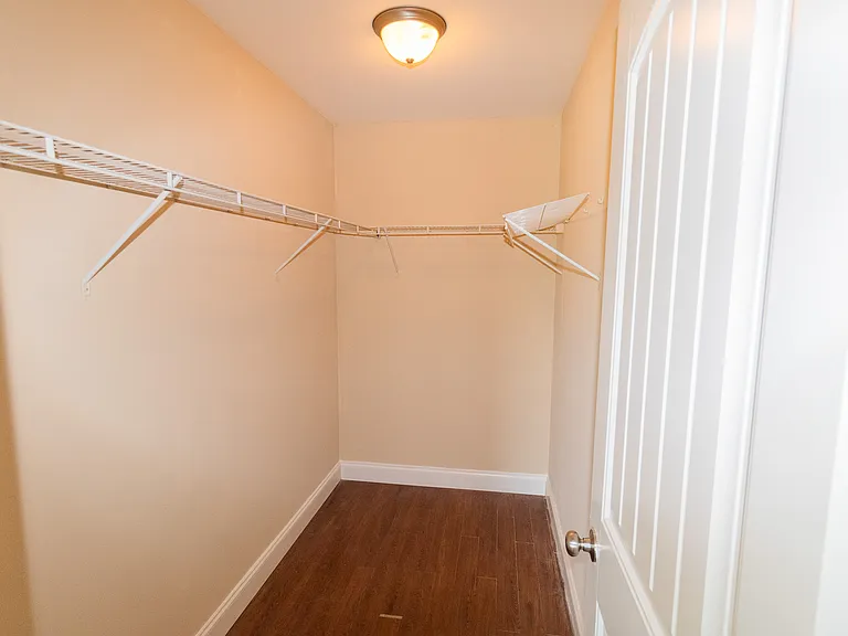 612 Hampstead Ave — Photo 11