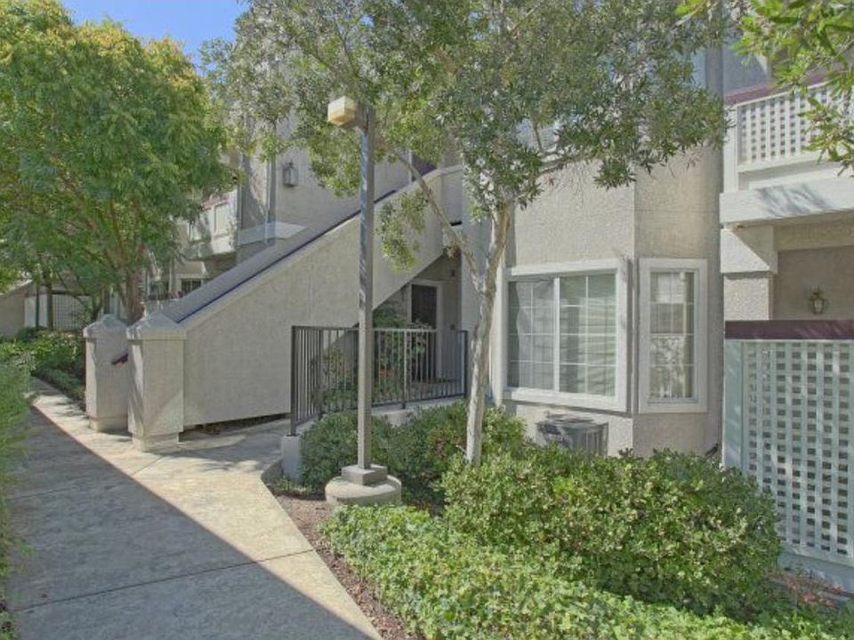 1st image of 842 Lake McClure Dr