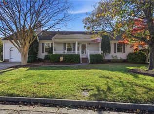 318 Gallenway Ter, Chesapeake, VA 23322