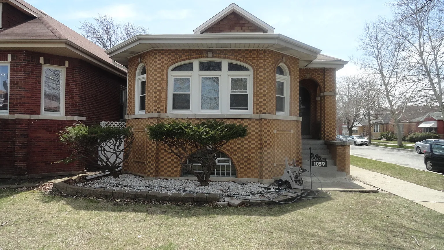 1059 W 92nd Pl photo 1