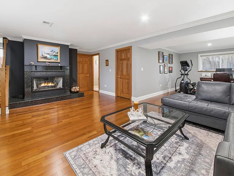 E Burr Oak Dr — Photo 20