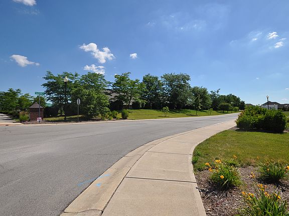 4th image of 16312 Meadowlands Ct