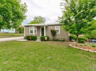 417 Loop Dr, Sand Springs, OK 74063