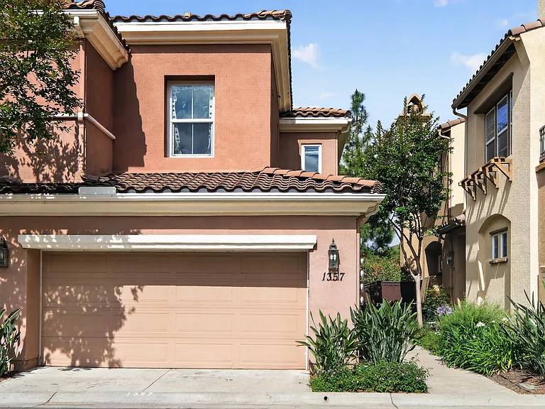 1357 Sky Ridge Ct — Photo 27