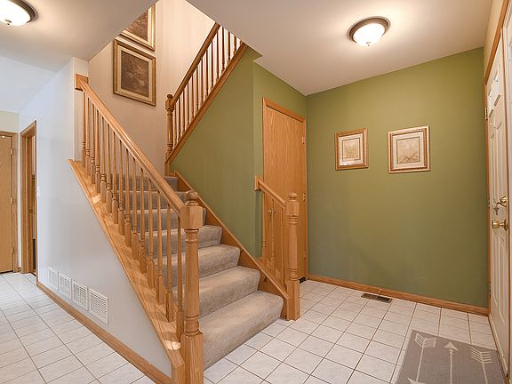 3rd image of 9053 Newcastle Ct