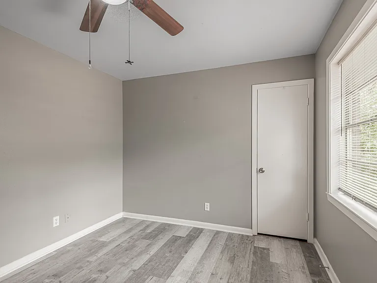818 University Ave #7 — Photo 17