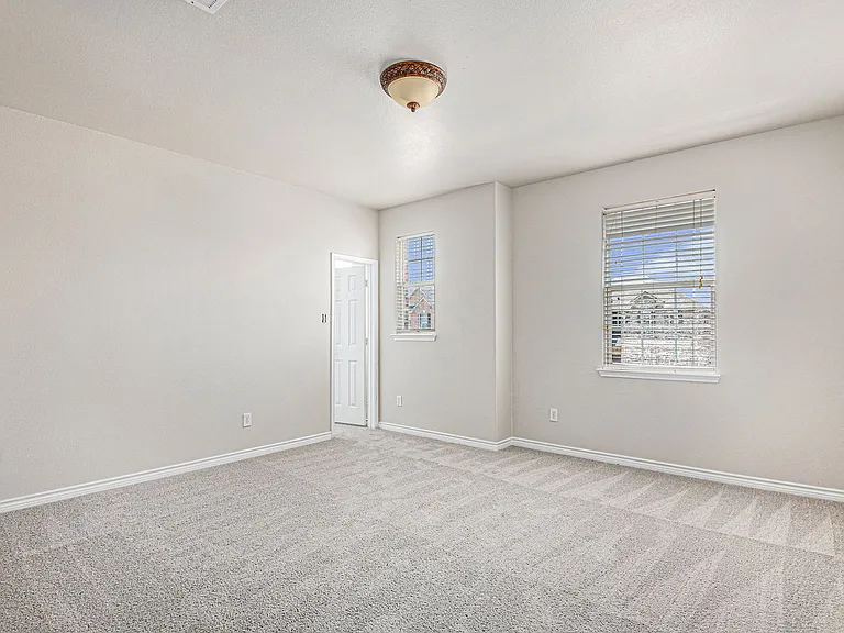 605 Port Royale Way — Photo 19