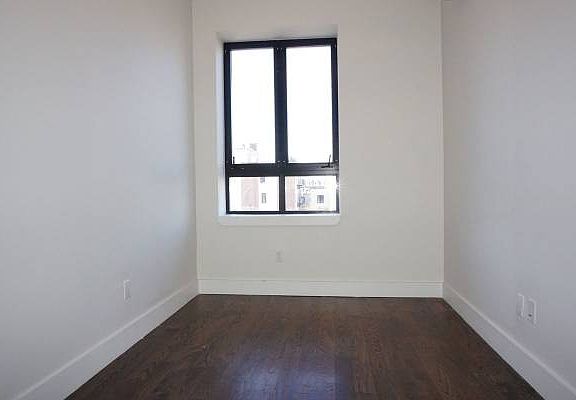 5th image of 22 Belvedere St #3B