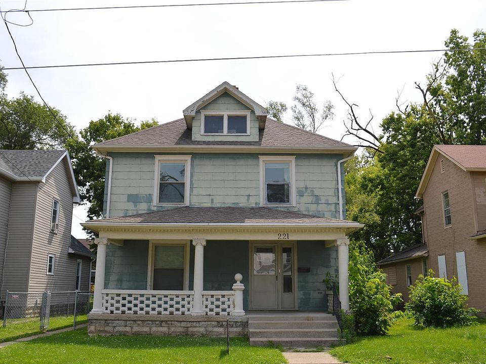 1st image of 221 Young St