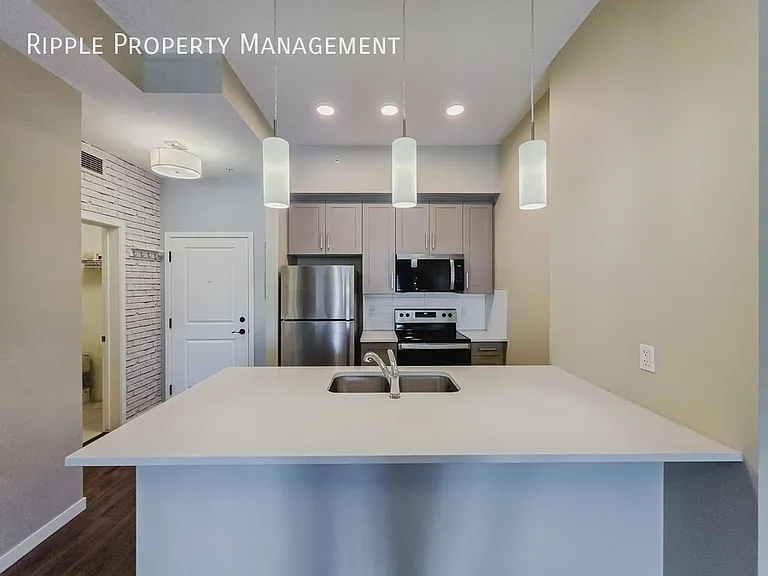 30 Mahogany Mews SE #419 — Photo 2