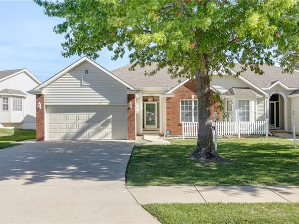 4813 Ashbey Dr, Saint Joseph, MO 64506