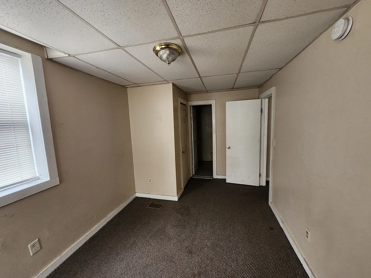 Building Photo - 98 Lenox St #1