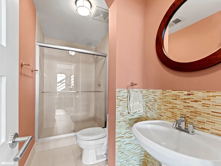 353 W Chicago Ave #4E — Photo 9