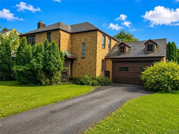 9 Eastern Pkwy, Auburn, NY 13021