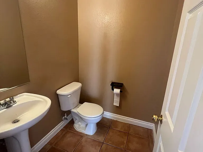 8829 Rising Creek Ct — Photo 12
