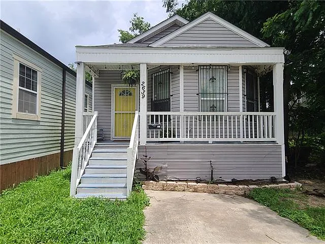 2639 N Galvez St — Photo 1