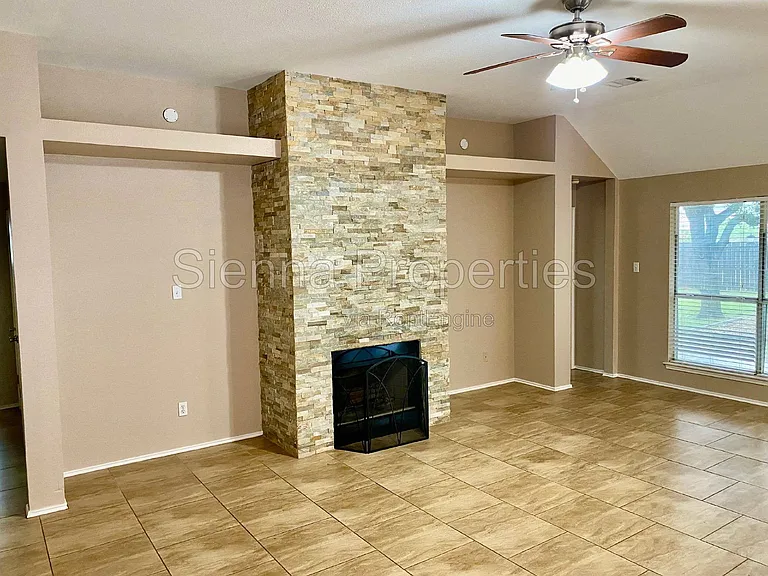 209 N Blue Ridge Pkwy — Photo 5