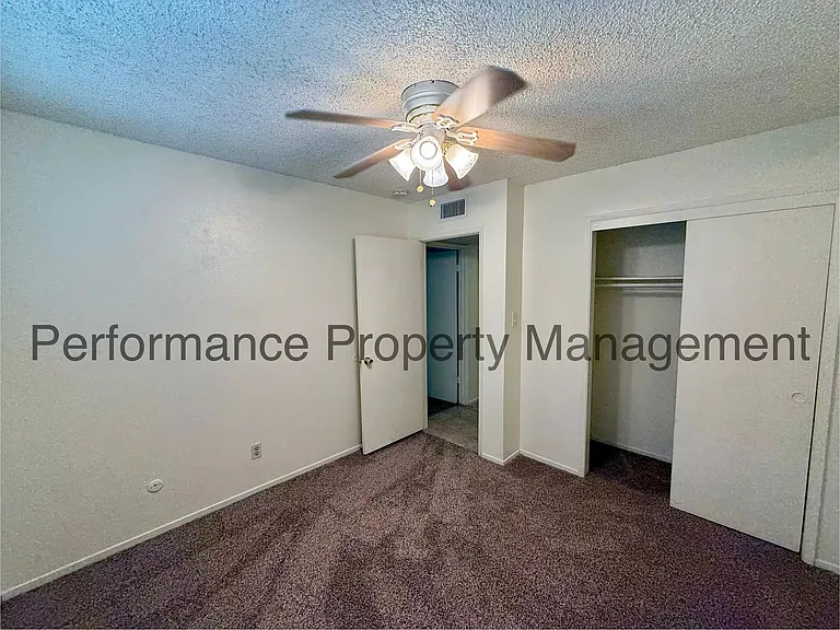 4513 Barry St — Photo 11