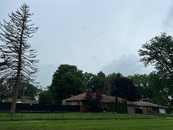 3rd image of 27315 Lathrup Blvd