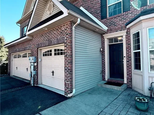 4527 Bellflower Way, Allentown, PA 18104